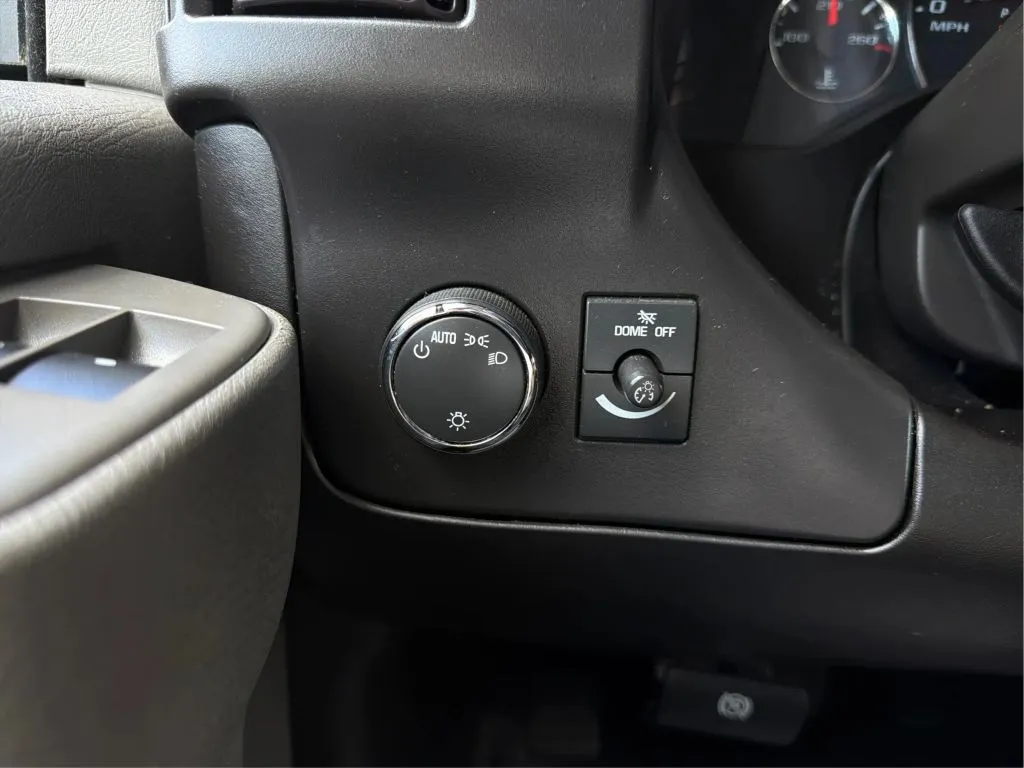 Chevrolet Express photo 21
