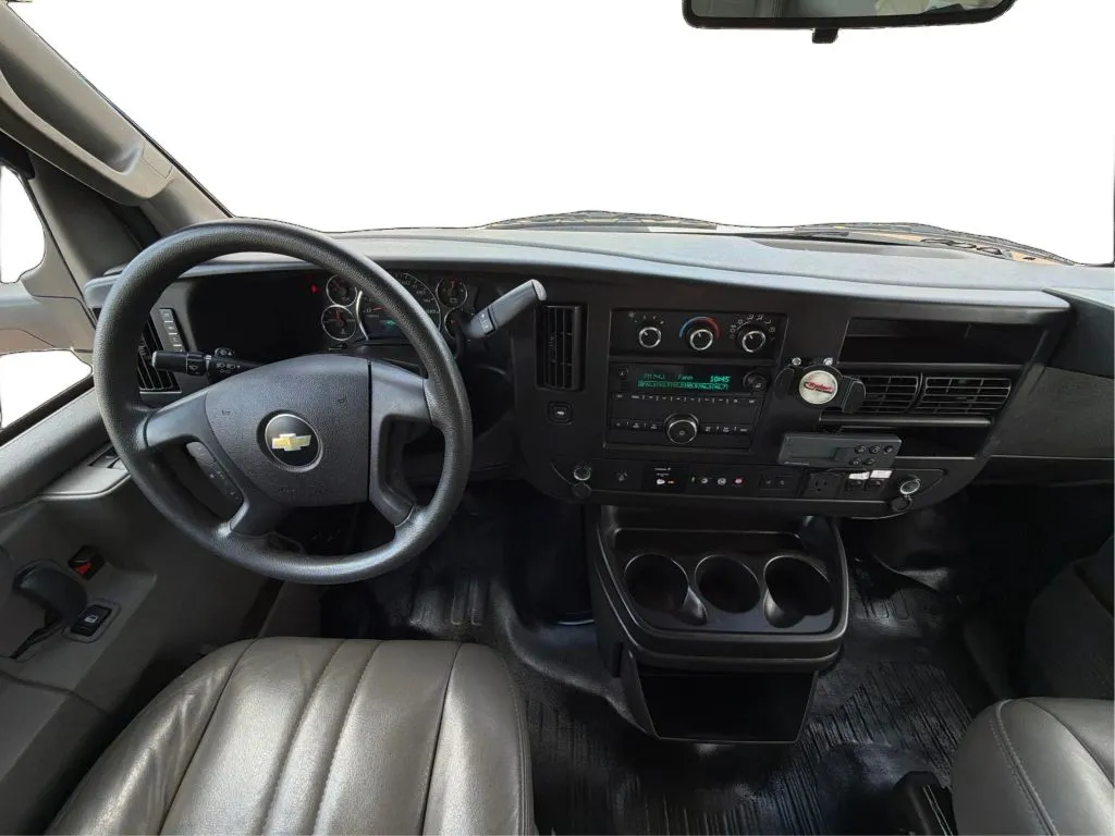 Chevrolet Express photo 31