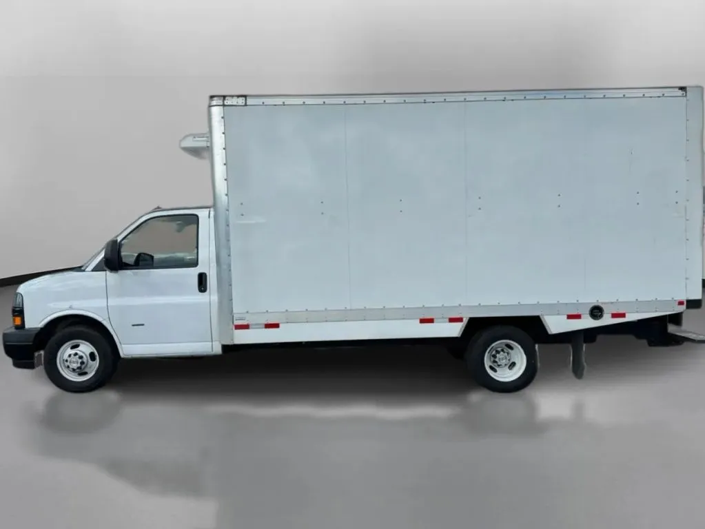 Chevrolet Express photo 15