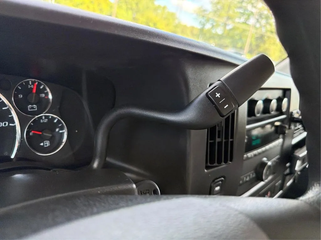 Chevrolet Express photo 35