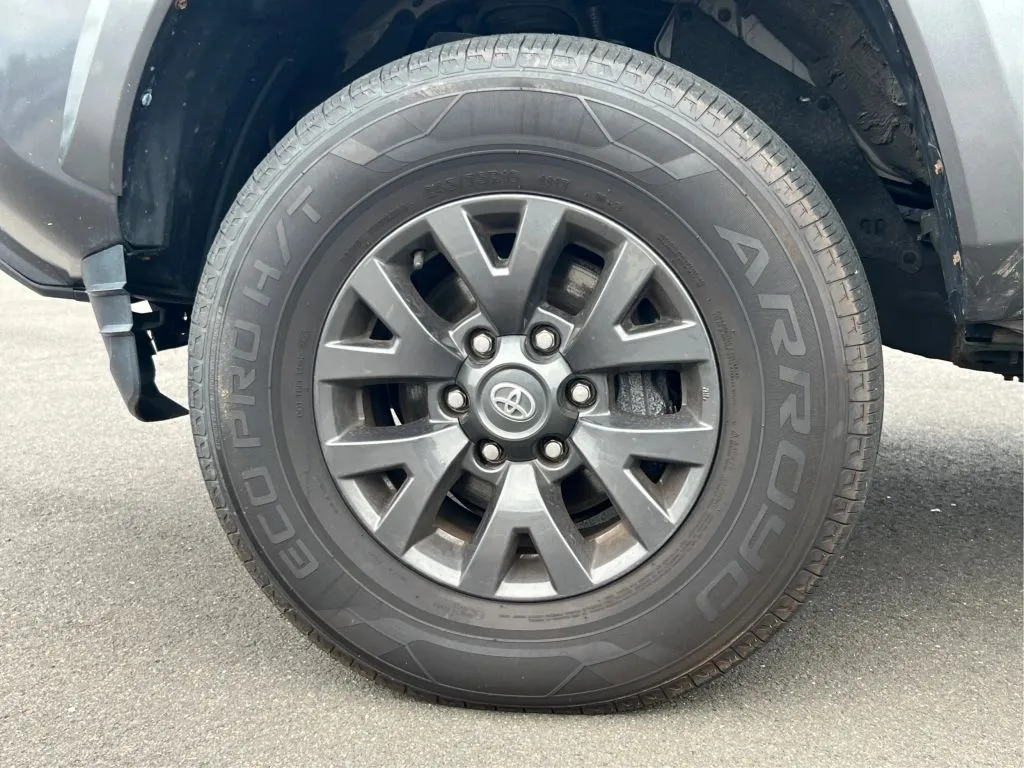 Toyota Tacoma photo 29