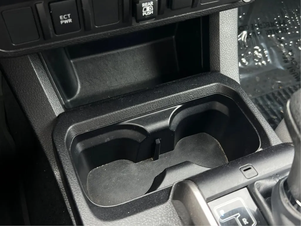 Toyota Tacoma photo 36