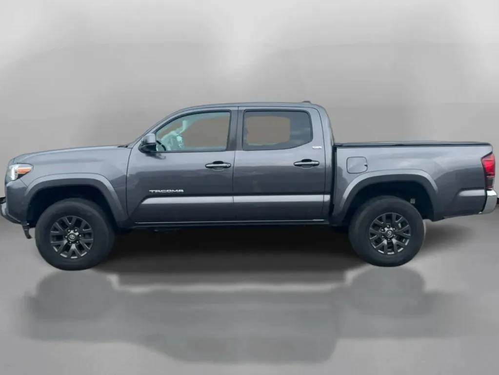 Toyota Tacoma photo 15