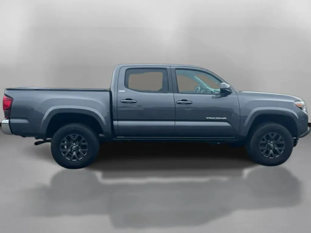 Toyota Tacoma photo 7