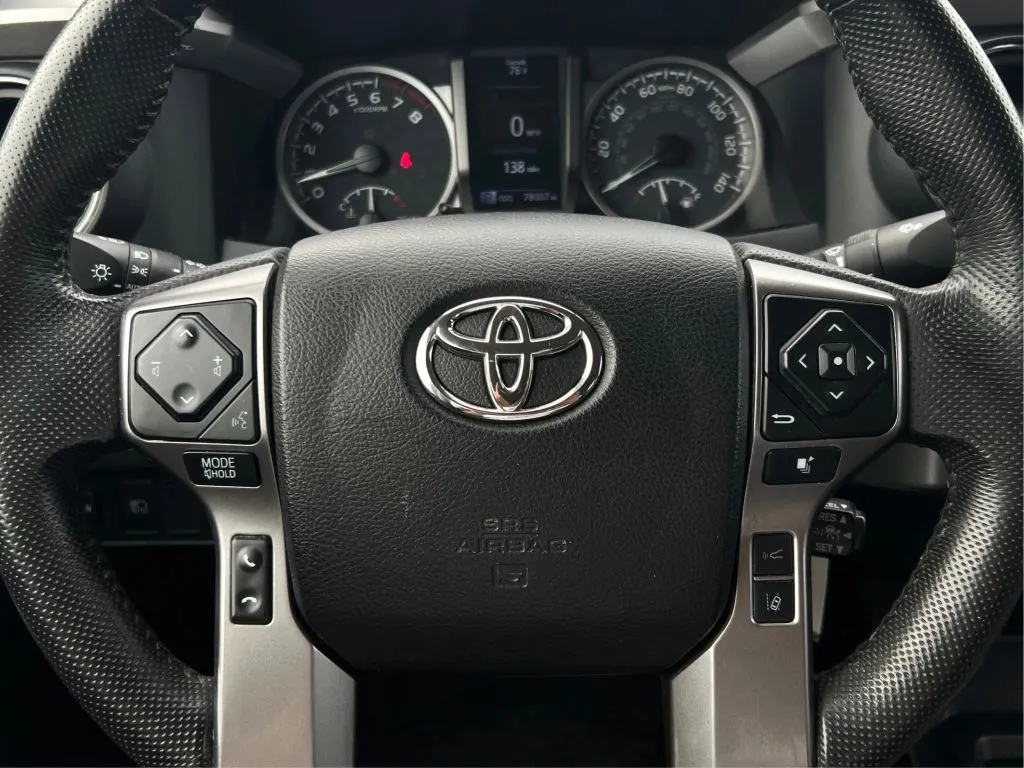 Toyota Tacoma photo 23