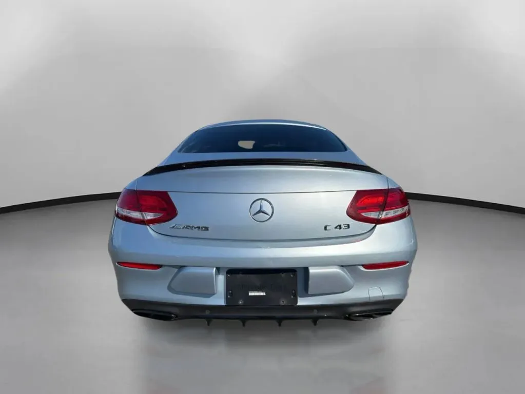 Mercedes-Benz C-Class photo 11