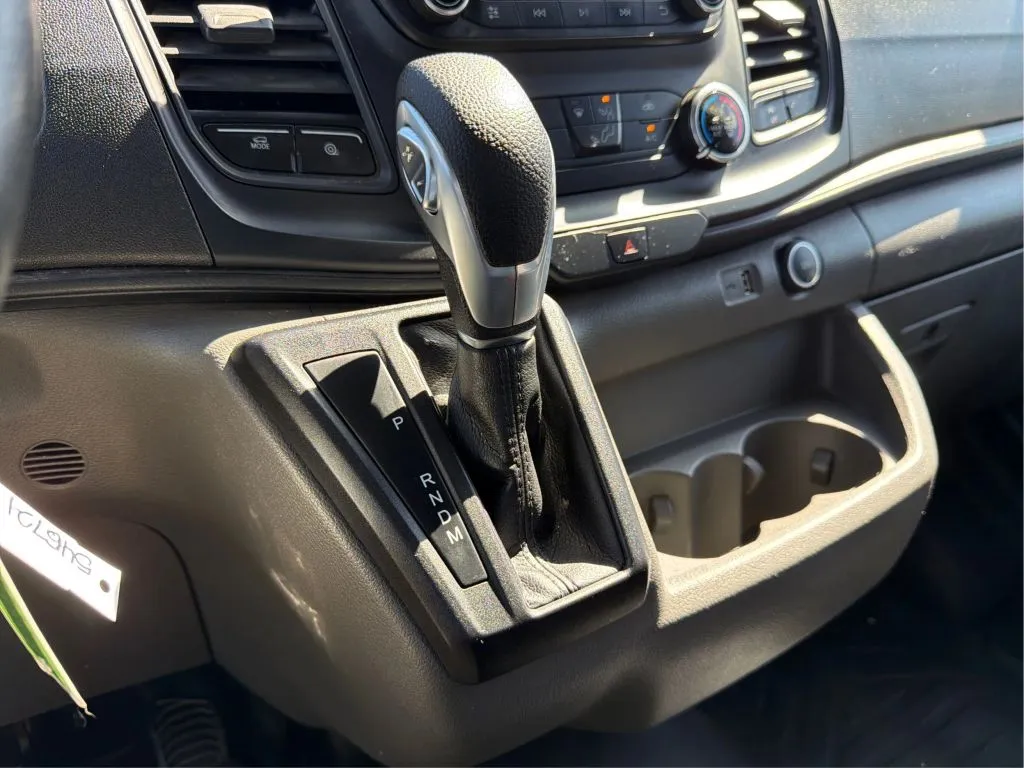 Ford Transit-250 photo 39