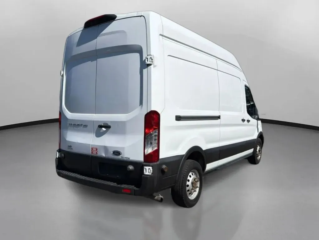 Ford Transit-250 photo 9