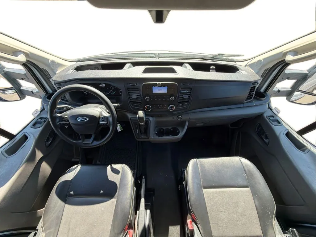 Ford Transit-250 photo 33