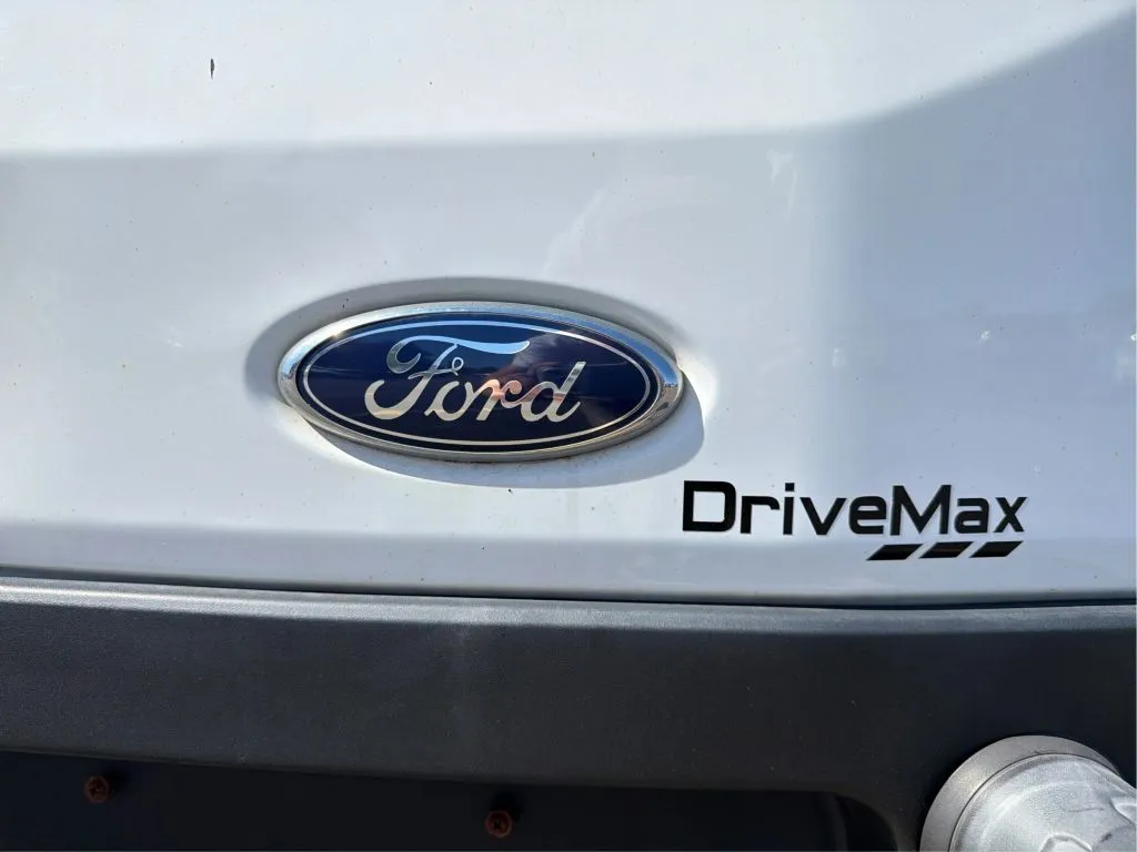 Ford Transit-250 photo 32