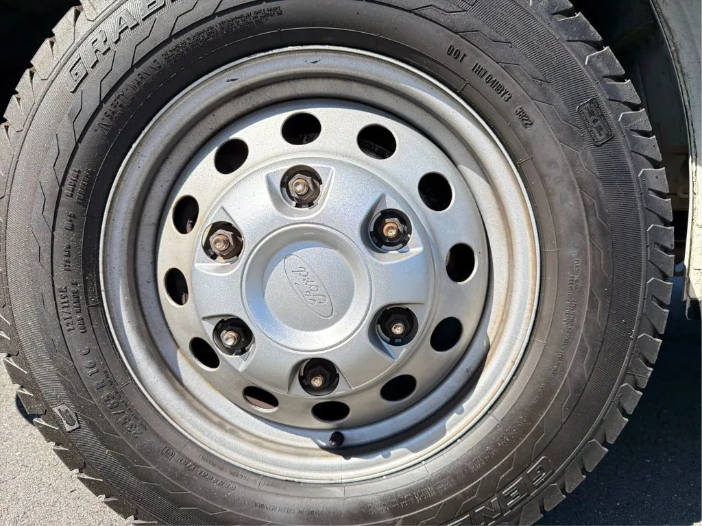 Ford Transit-250 photo 28
