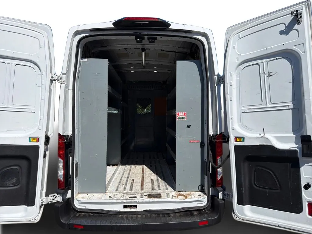 Ford Transit-250 photo 18