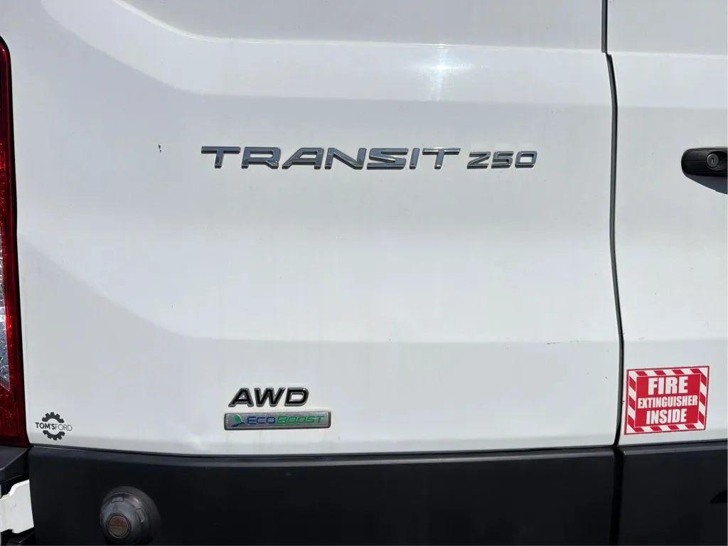 Ford Transit-250 photo 27
