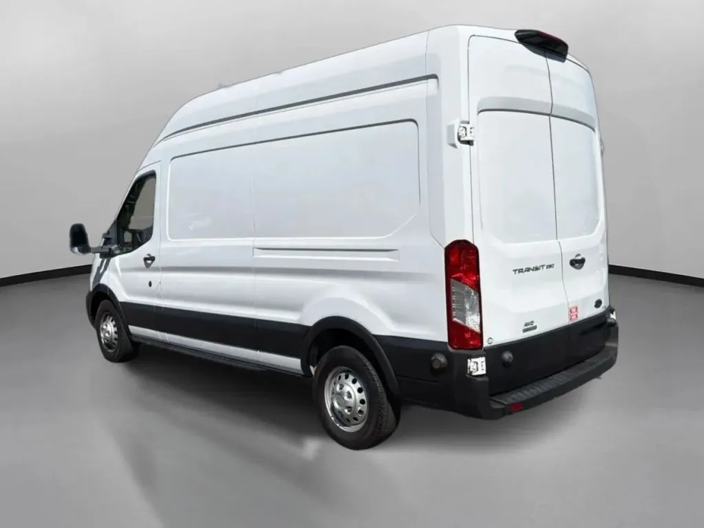 Ford Transit-250 photo 13