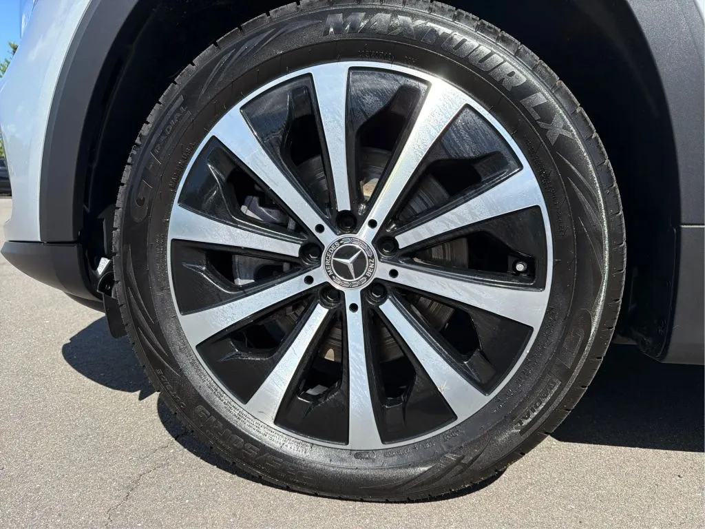 Mercedes-Benz GLB photo 31