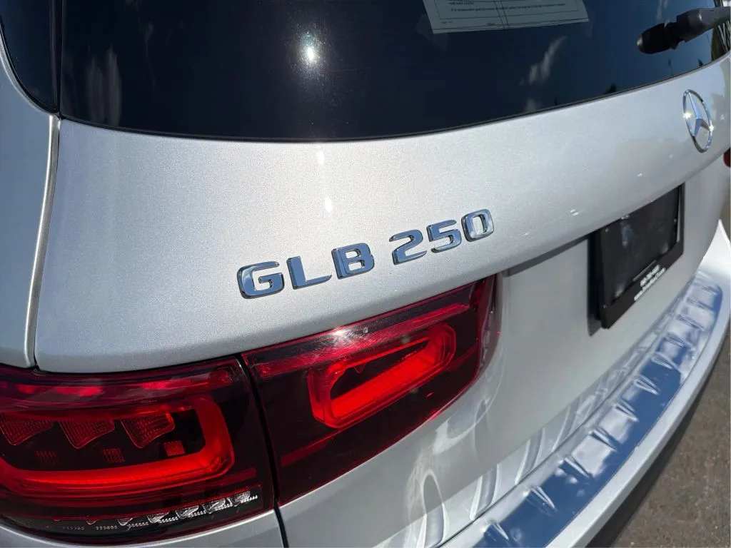 Mercedes-Benz GLB photo 30
