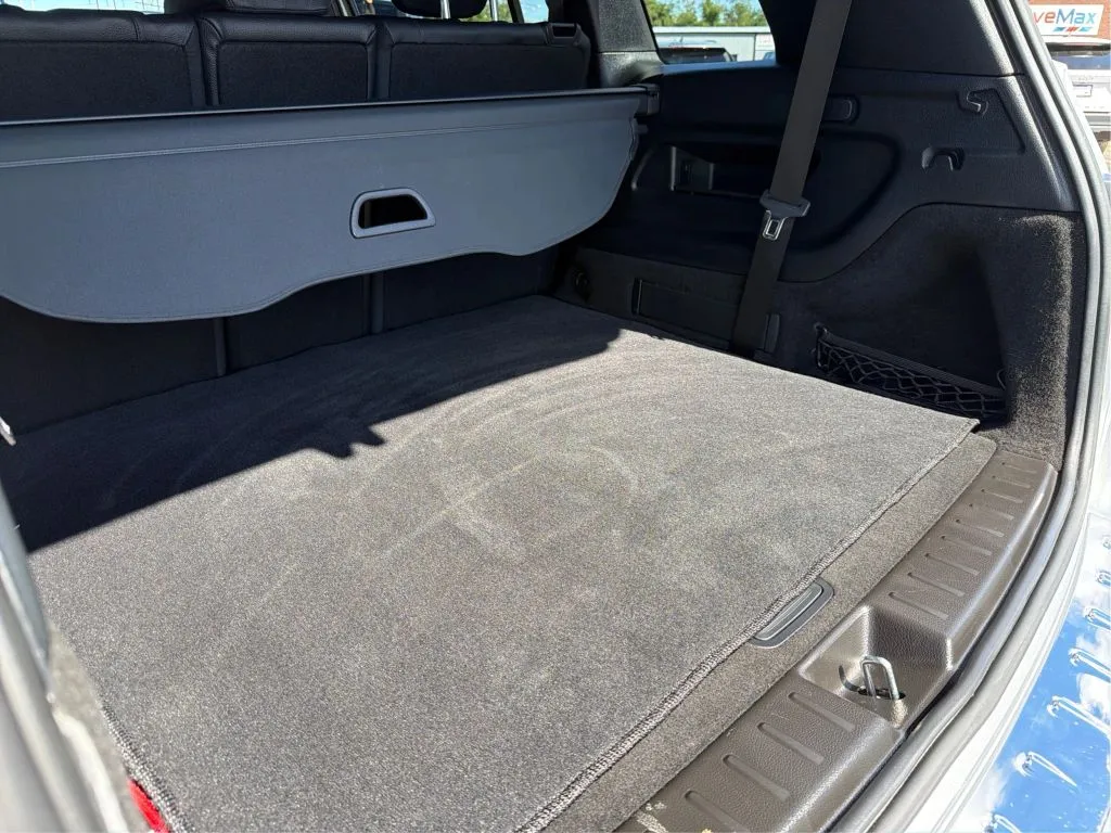 Mercedes-Benz GLB photo 35
