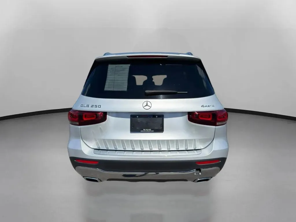 Mercedes-Benz GLB photo 11