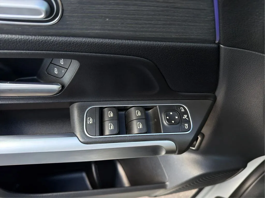 Mercedes-Benz GLB photo 43