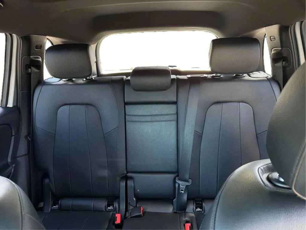 Mercedes-Benz GLB photo 19