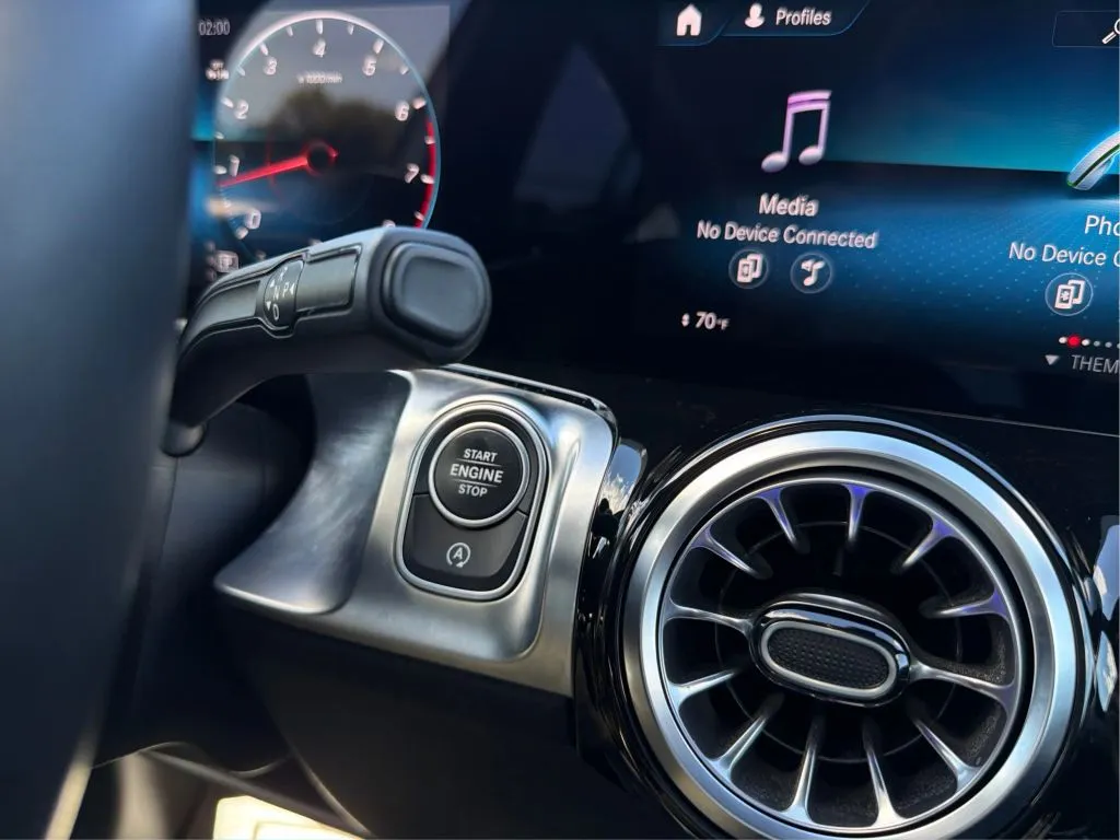 Mercedes-Benz GLB photo 41