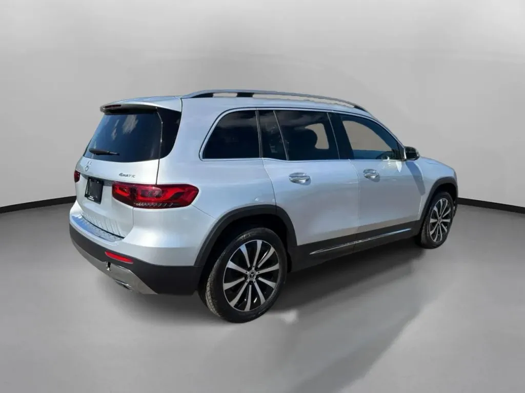 Mercedes-Benz GLB photo 9