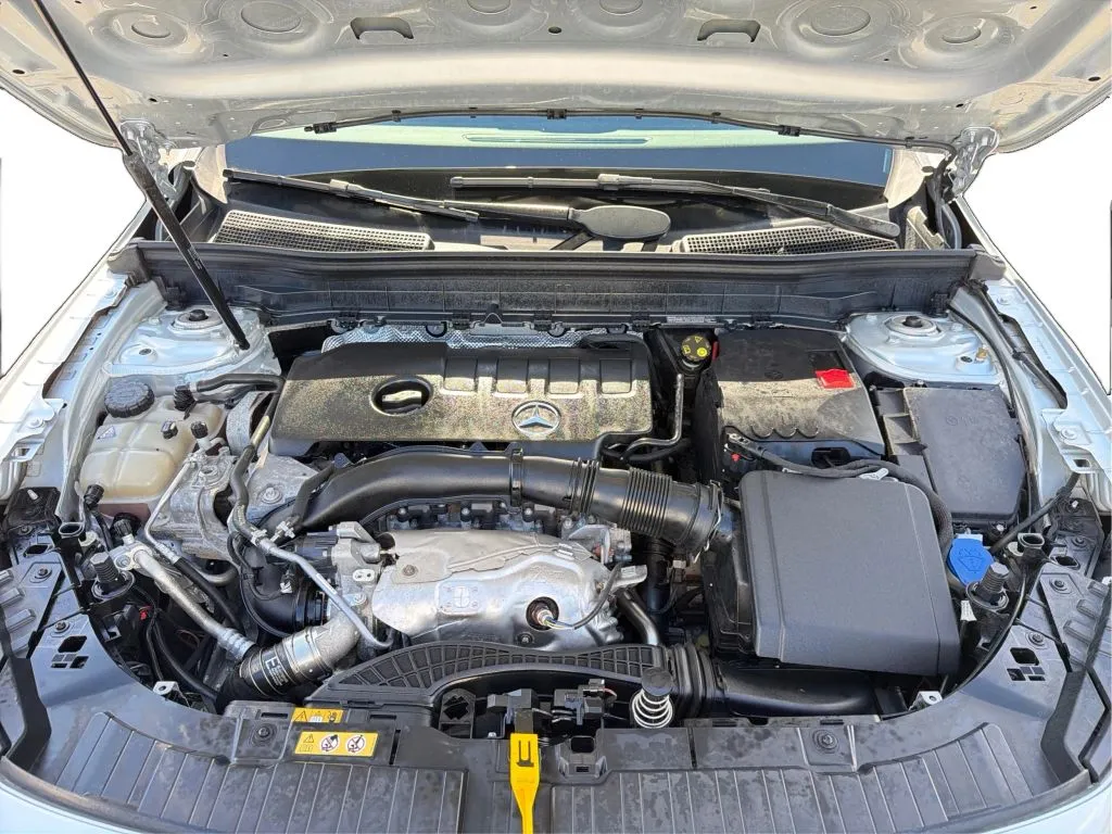 Mercedes-Benz GLB photo 29