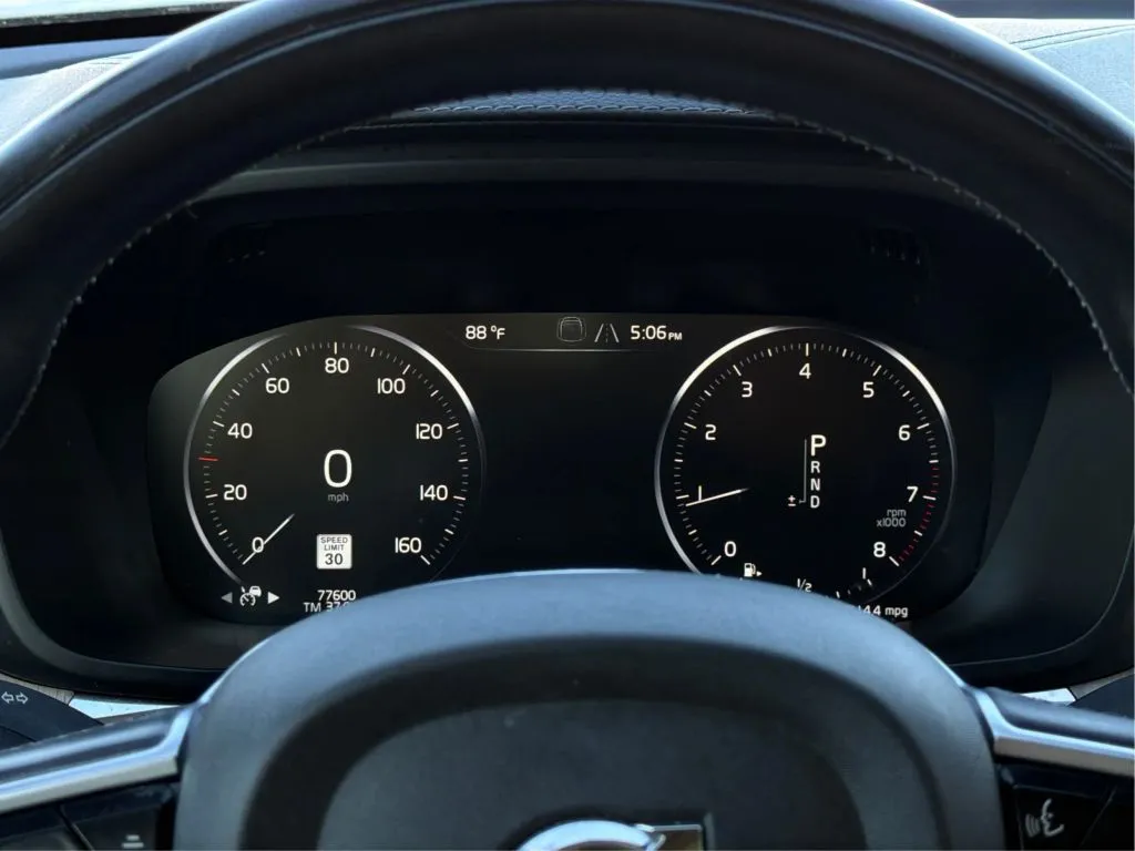 Volvo XC60 photo 22