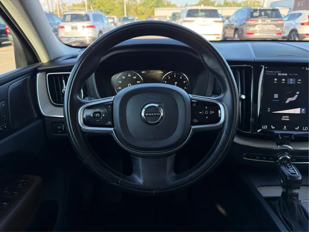 Volvo XC60 photo 23