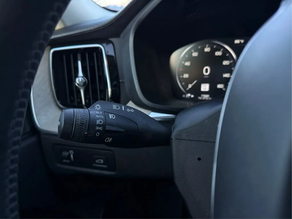 Volvo XC60 photo 24
