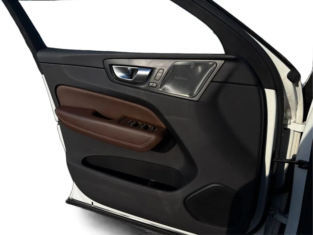 Volvo XC60 photo 26