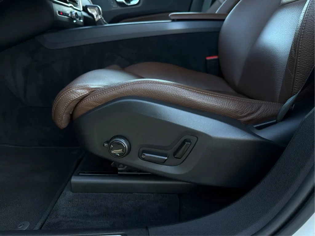 Volvo XC60 photo 25