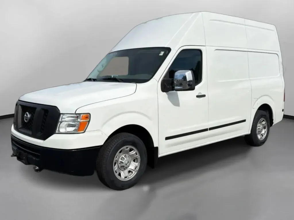 Nissan NV2500 HD Cargo photo 5