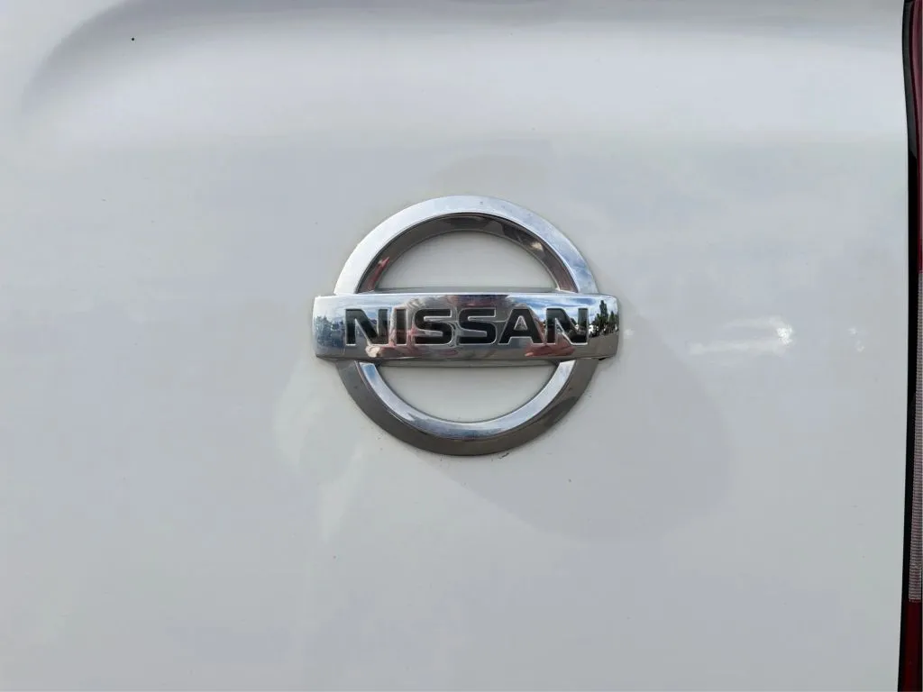 Nissan NV2500 HD Cargo photo 30