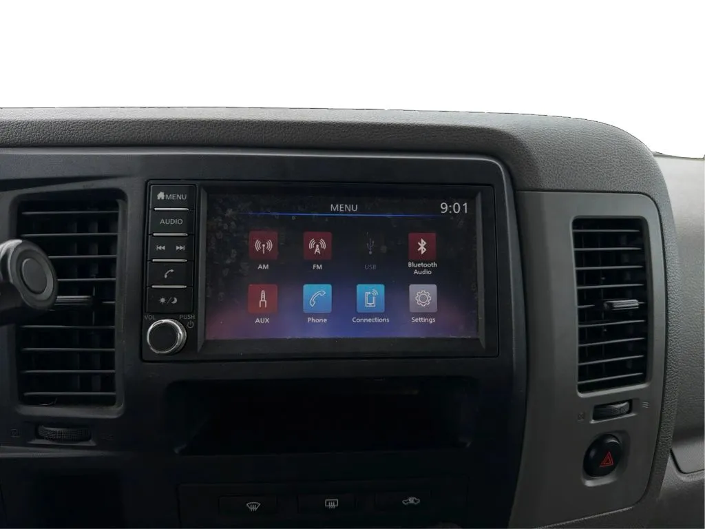 Nissan NV2500 HD Cargo photo 18