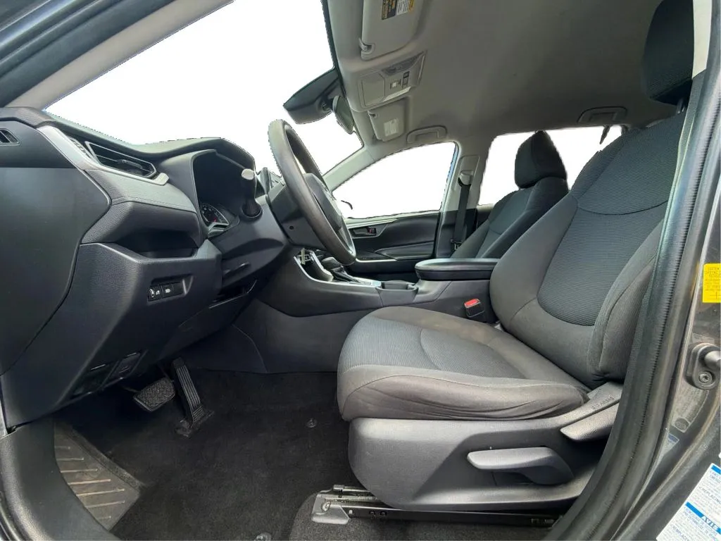 Toyota RAV4 photo 16