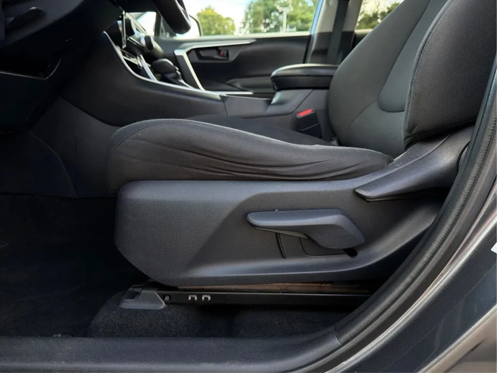 Toyota RAV4 photo 25