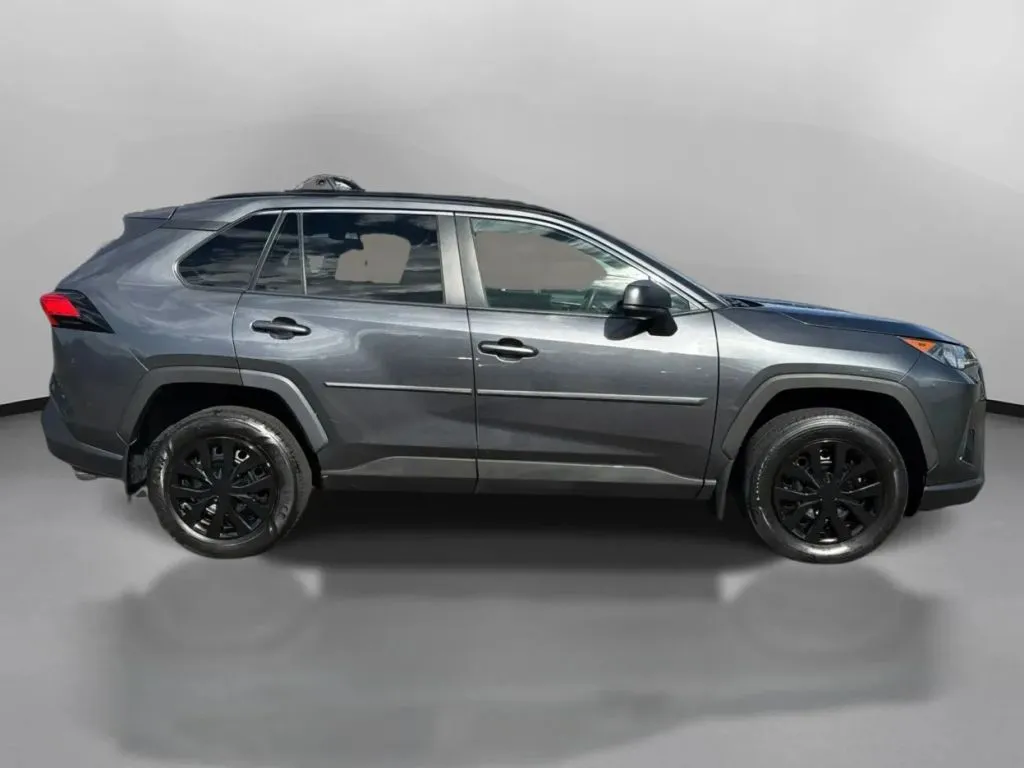 Toyota RAV4 photo 7