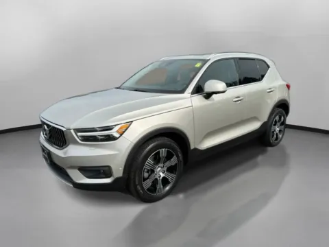 More photos of 2019 Volvo XC40 T5 Inscription Sport Utility 4D at Drivemax, CT
