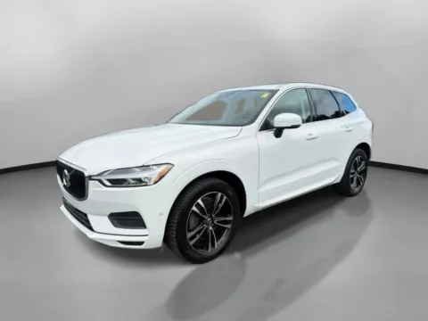 More photos of 2018 Volvo XC60 T6 Momentum Sport Utility 4D at Drivemax, CT