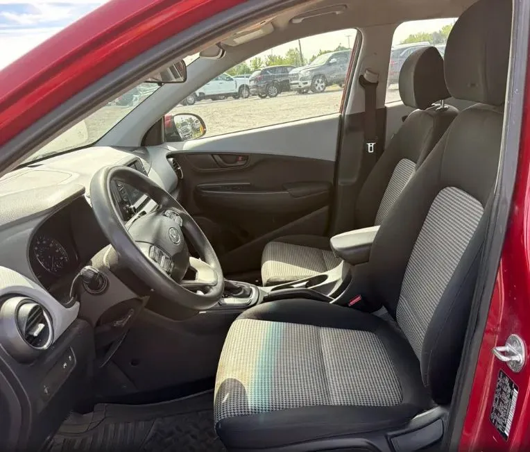 Hyundai Kona photo 2