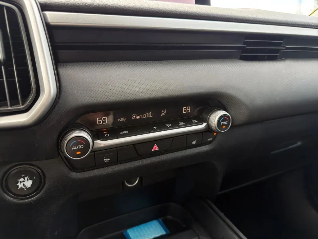 Mazda CX-50 photo 40