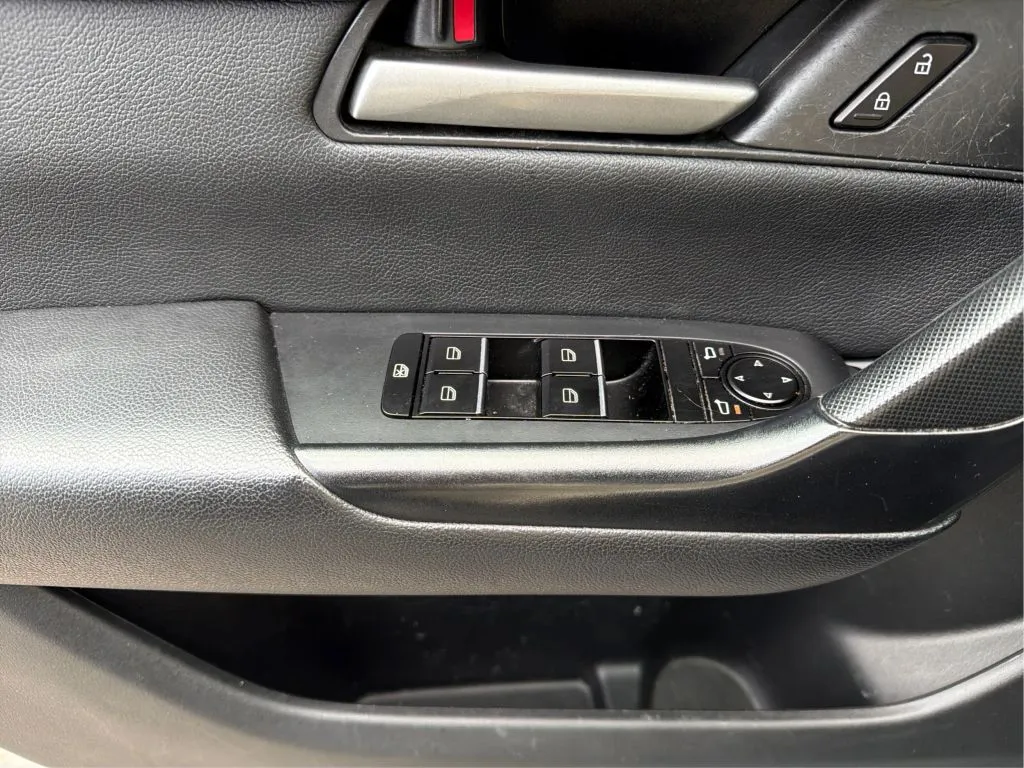 Mazda CX-50 photo 41
