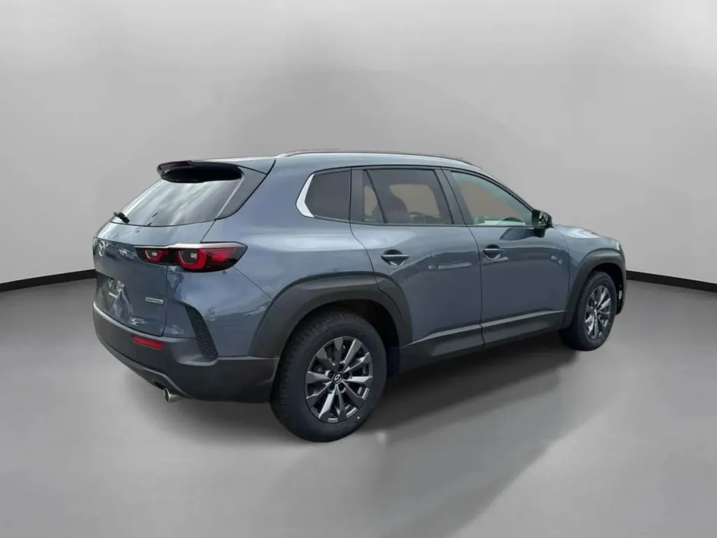 Mazda CX-50 photo 9