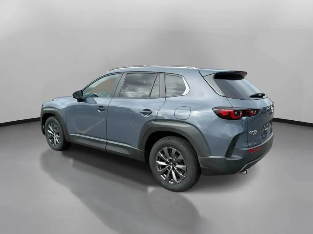 Mazda CX-50 photo 13