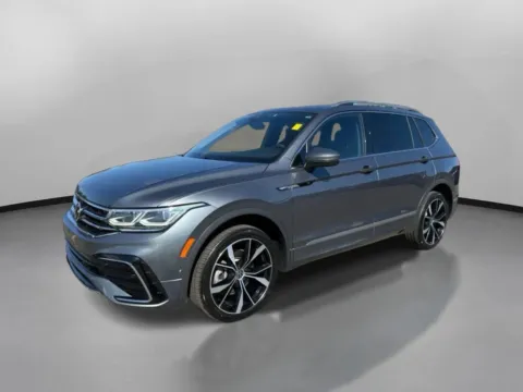 More photos of 2022 Volkswagen Tiguan SEL R-Line 4MOTION Sport Utility 4D at Drivemax, CT