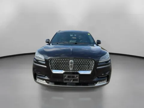 Another view of 2020 Lincoln Aviator Reserve Sport Utility 4D for sale in Manchester, CT at Drivemax