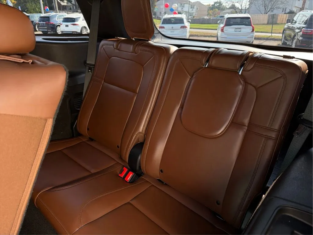 Lincoln Aviator photo 42