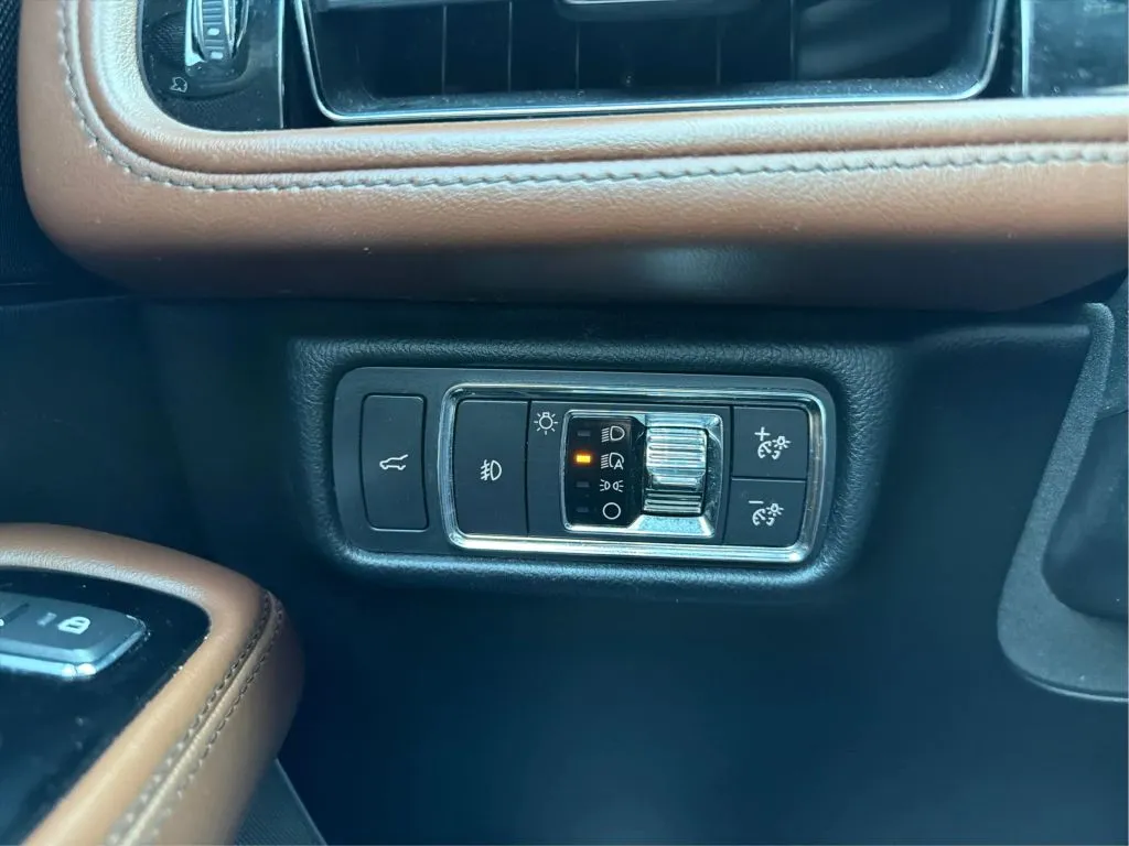 Lincoln Aviator photo 34