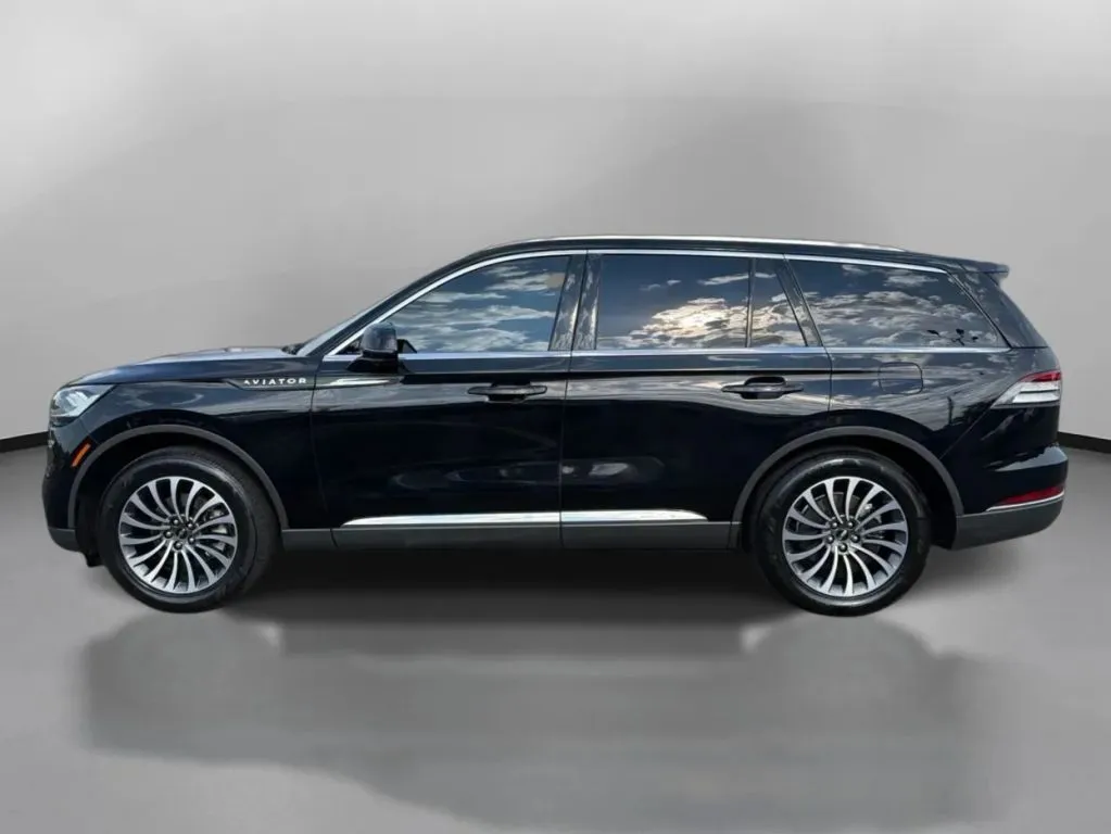 Lincoln Aviator photo 15
